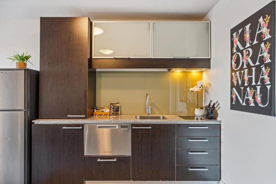 2 Bedroom Lakeside 5 Min Flat Walk To Town Apartment in Queenstown