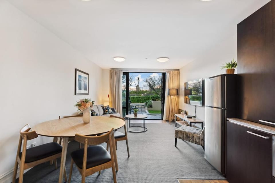 2 Bedroom Lakeside 5 Min Flat Walk To Town Apartment in Queenstown