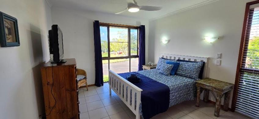 Spacious - Sunrise over the sea Apartment in Hervey Bay