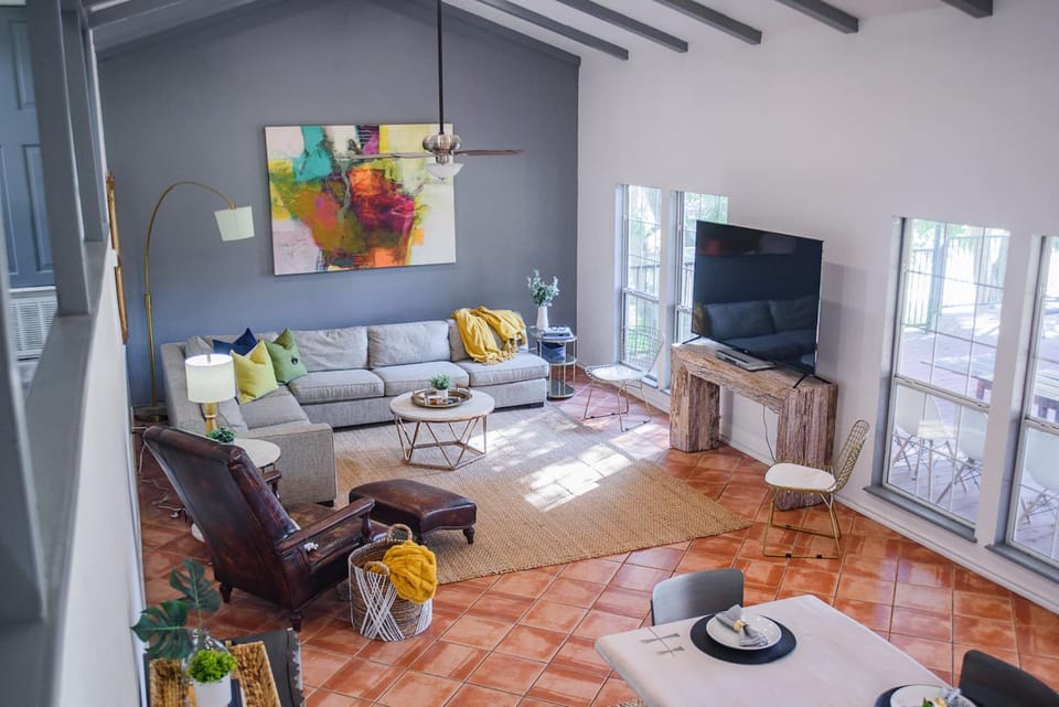 View (from property/room), Living room, Lake view