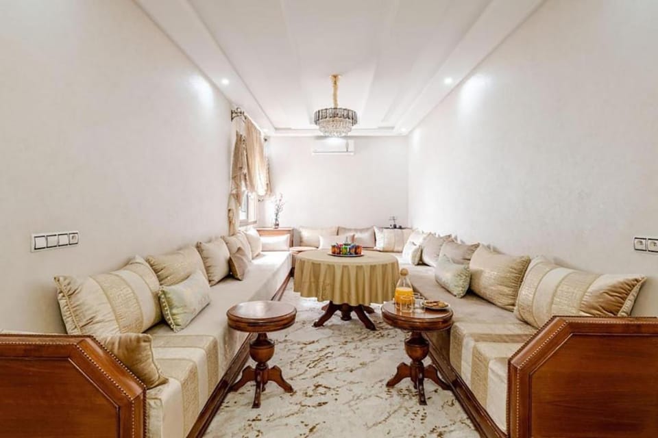 Communal lounge/ TV room, Living room, Seating area