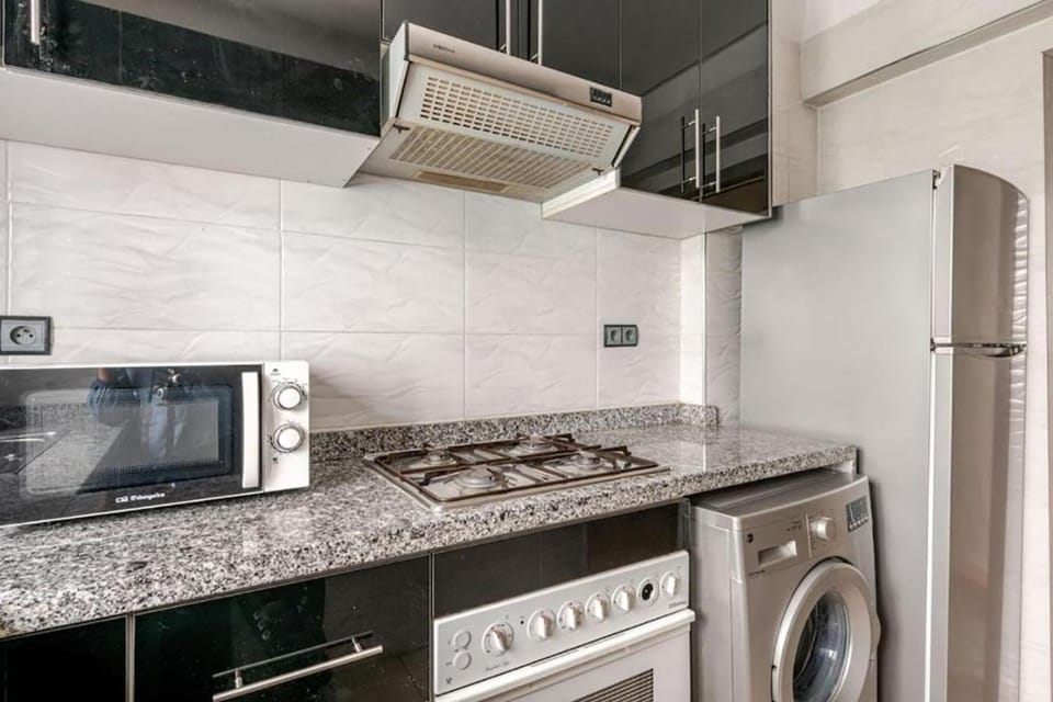 Kitchen or kitchenette, Communal kitchen, oven, stove