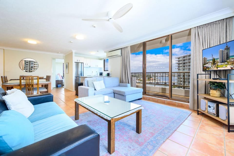 TV and multimedia, Living room, Seating area, Dining area, Evening entertainment