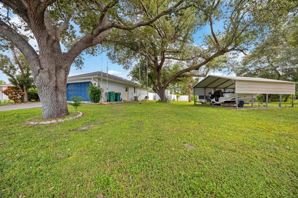 Your Perfect Port Charlotte Retreat House in Port Charlotte