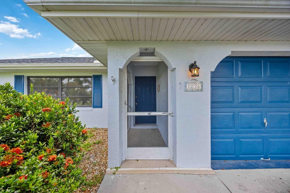 Your Perfect Port Charlotte Retreat House in Port Charlotte