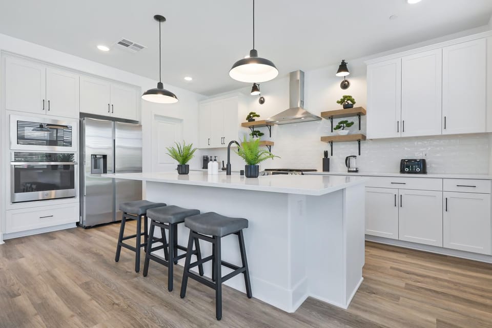 Kitchen or kitchenette, oven, pet friendly, stove, toaster