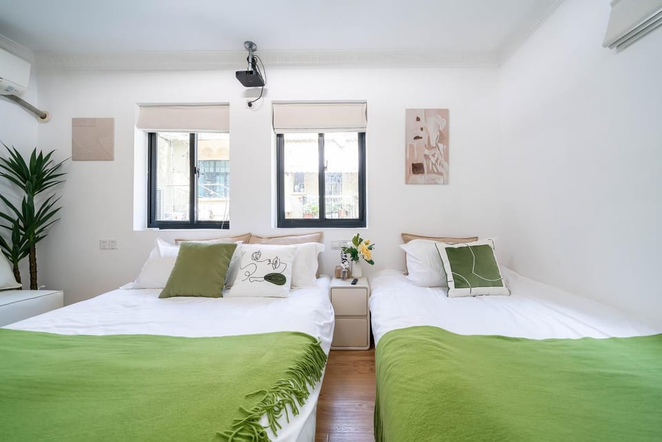 BieYuan - Bright Fresh Two-Bed with Large Windows Apartment in Shanghai