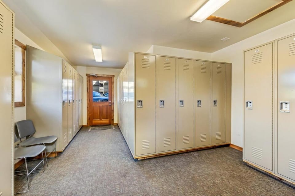 locker