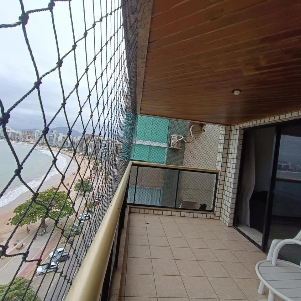 Canto Nobre, Frente total para o mar, 4 quartos 1 vaga de garagem, 2 banheiros Apartment in Guarapari