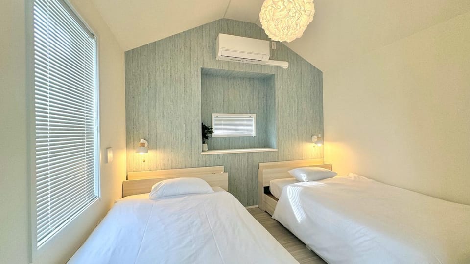 Bedroom, air conditioner
