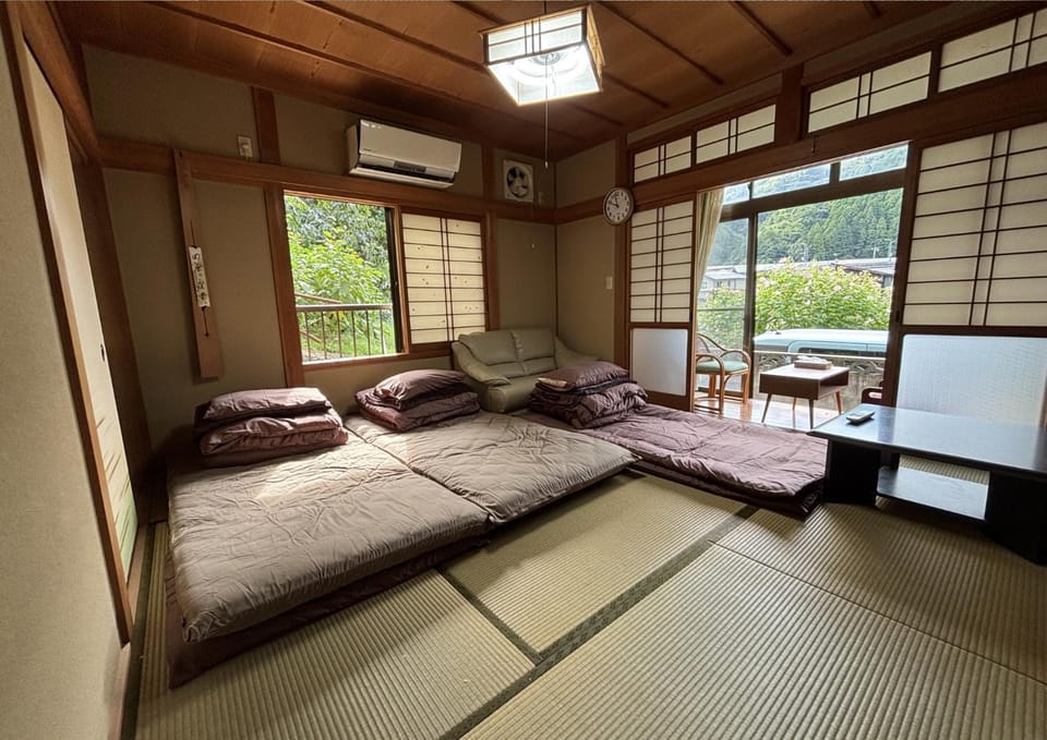 Bedroom, air conditioner