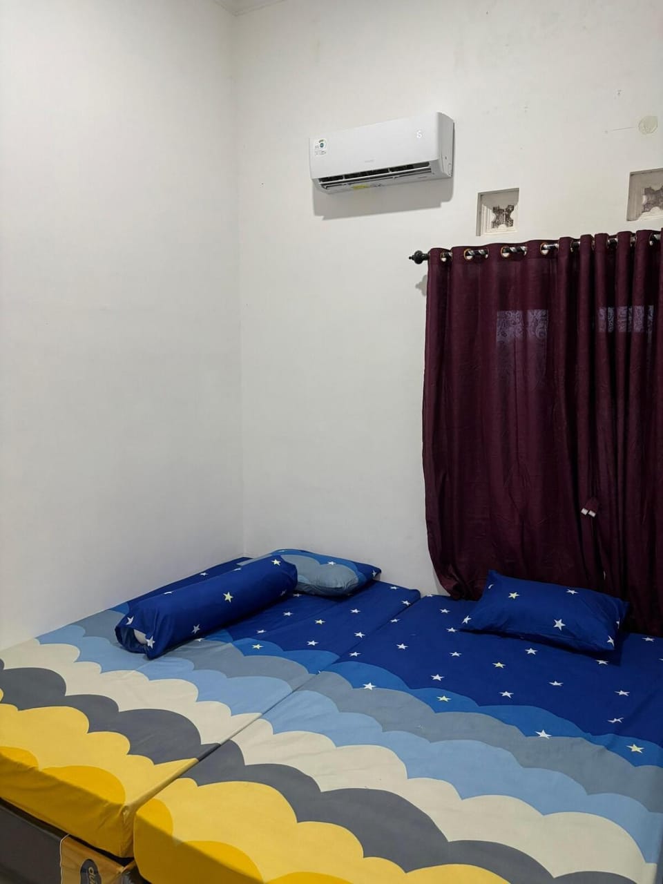 Bed, Bedroom, air conditioner