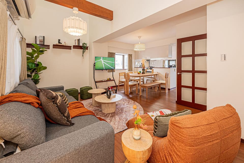 Living room, Seating area