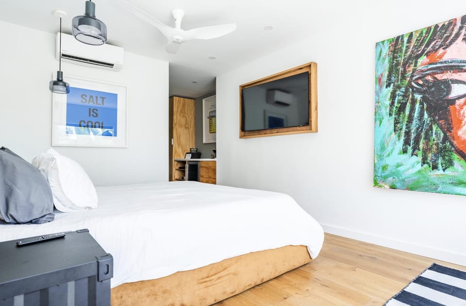 Simple La Jolla Epic bungalow #1 Apartment in La Jolla