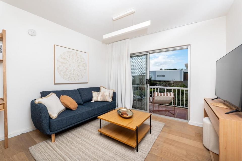 OVER7 - Beachside Escape Apartment in Perth