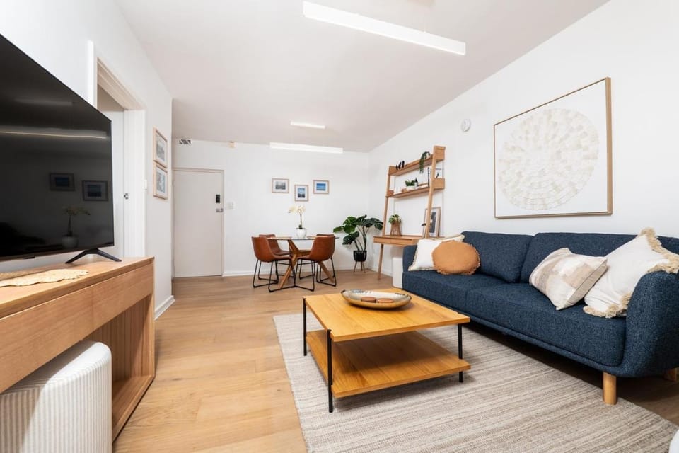 OVER7 - Beachside Escape Apartment in Perth