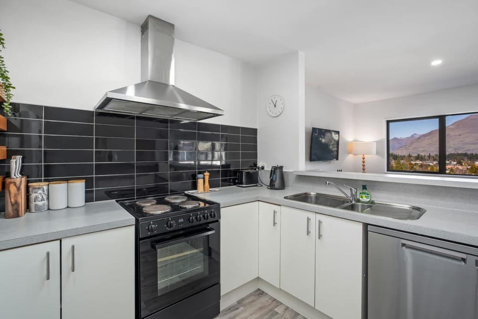 Kiely Lane Lodge Family-Friendly Queenstown Stay House in Queenstown