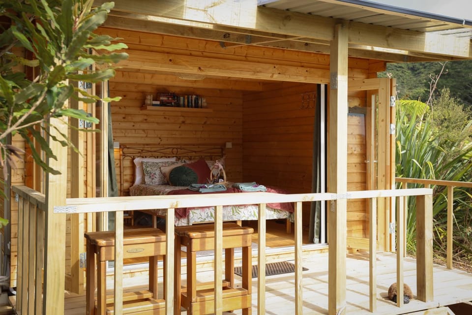 Fantail Point - secluded cabin with stunning views Cabin in Bay Of Plenty