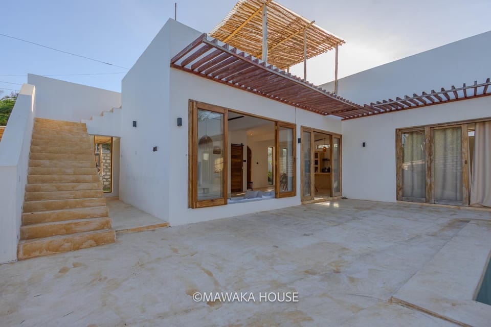 Property building, Patio