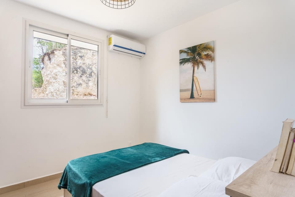 Bed, Photo of the whole room, Bedroom, air conditioner