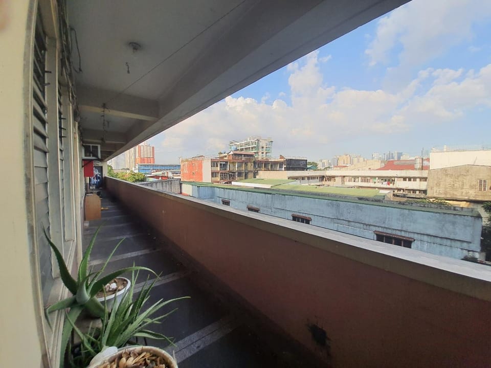 Nemar Building Solo Room w AC Hostel in Pasay
