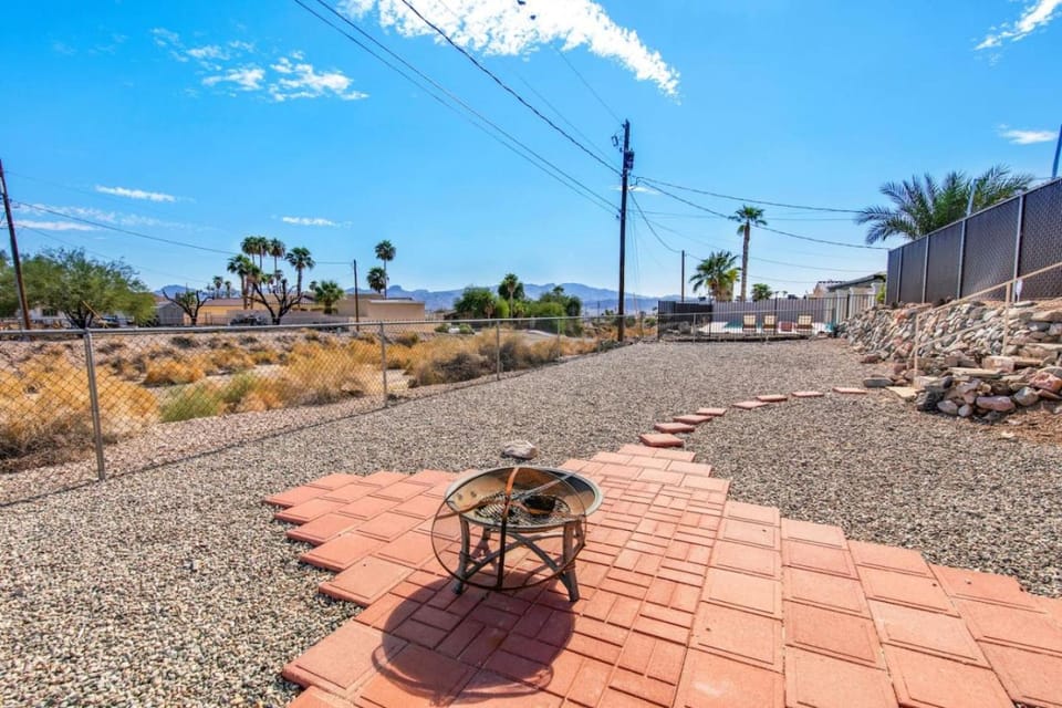 Serene Stay | War Eagle | Pool | Games | FamilyFun House in Lake Havasu City