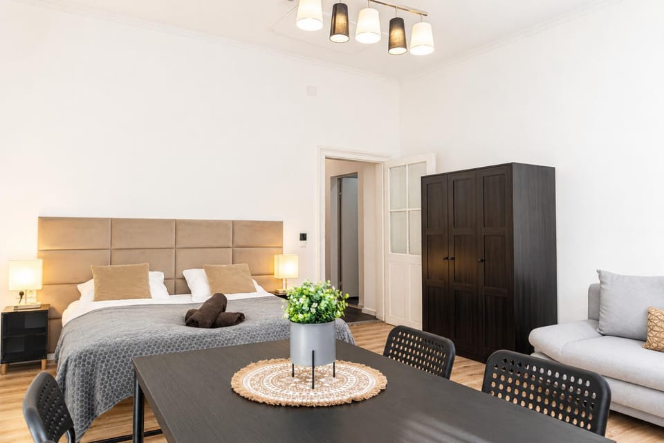 Bed, Seating area, Bedroom, wardrobe