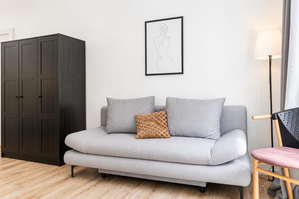 Seating area, wardrobe