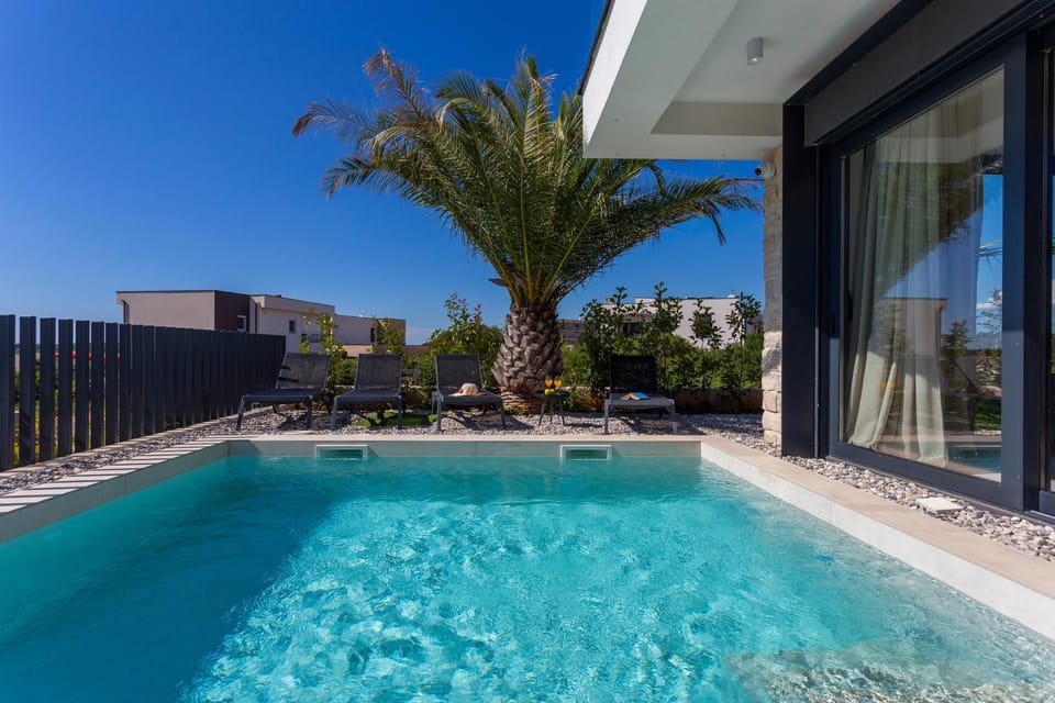 Pool view, Swimming pool