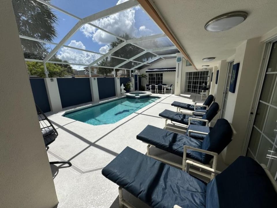 Villa Crayson home House in Four Corners