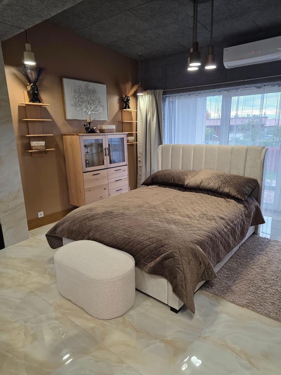 Bed, Kitchen or kitchenette, Living room, Photo of the whole room, Seating area, Bedroom, minibar, pet friendly