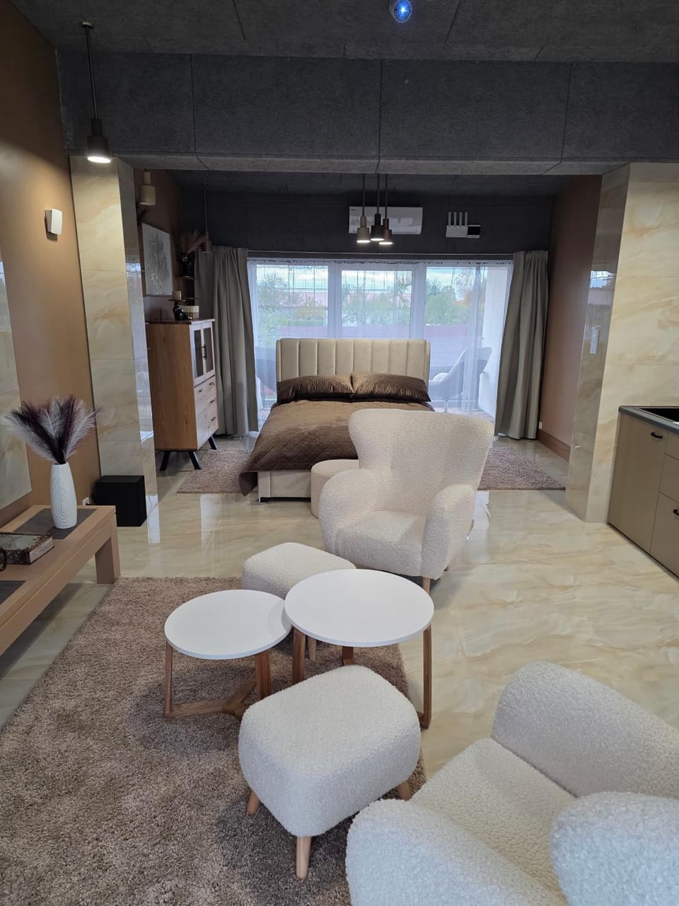 TV and multimedia, Living room, Seating area