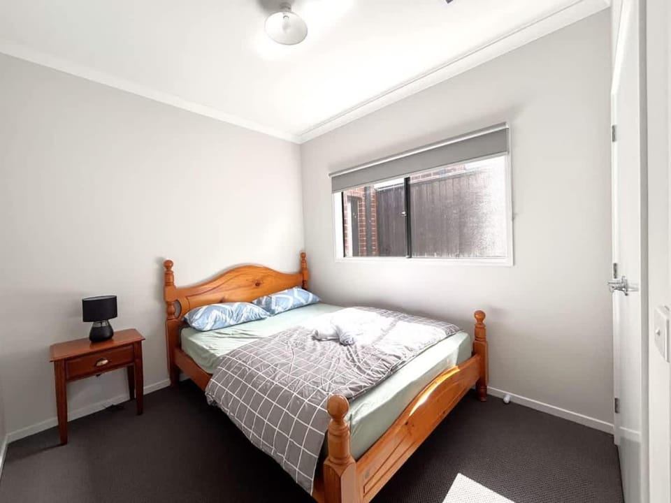 Ideal Family Home Near Parks & Donny with Garage House in Melbourne