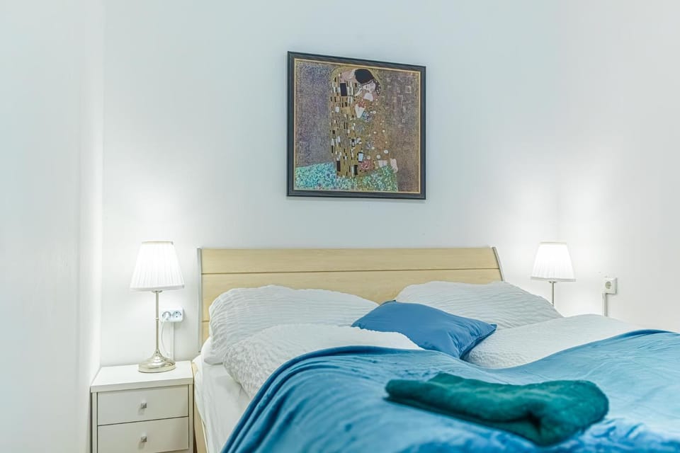 Bed, Decorative detail, Bedroom