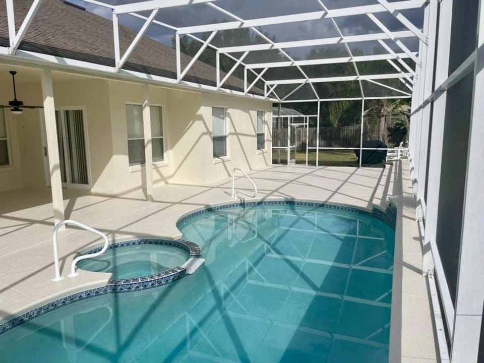 Hampton Lakes Villa home House in Four Corners