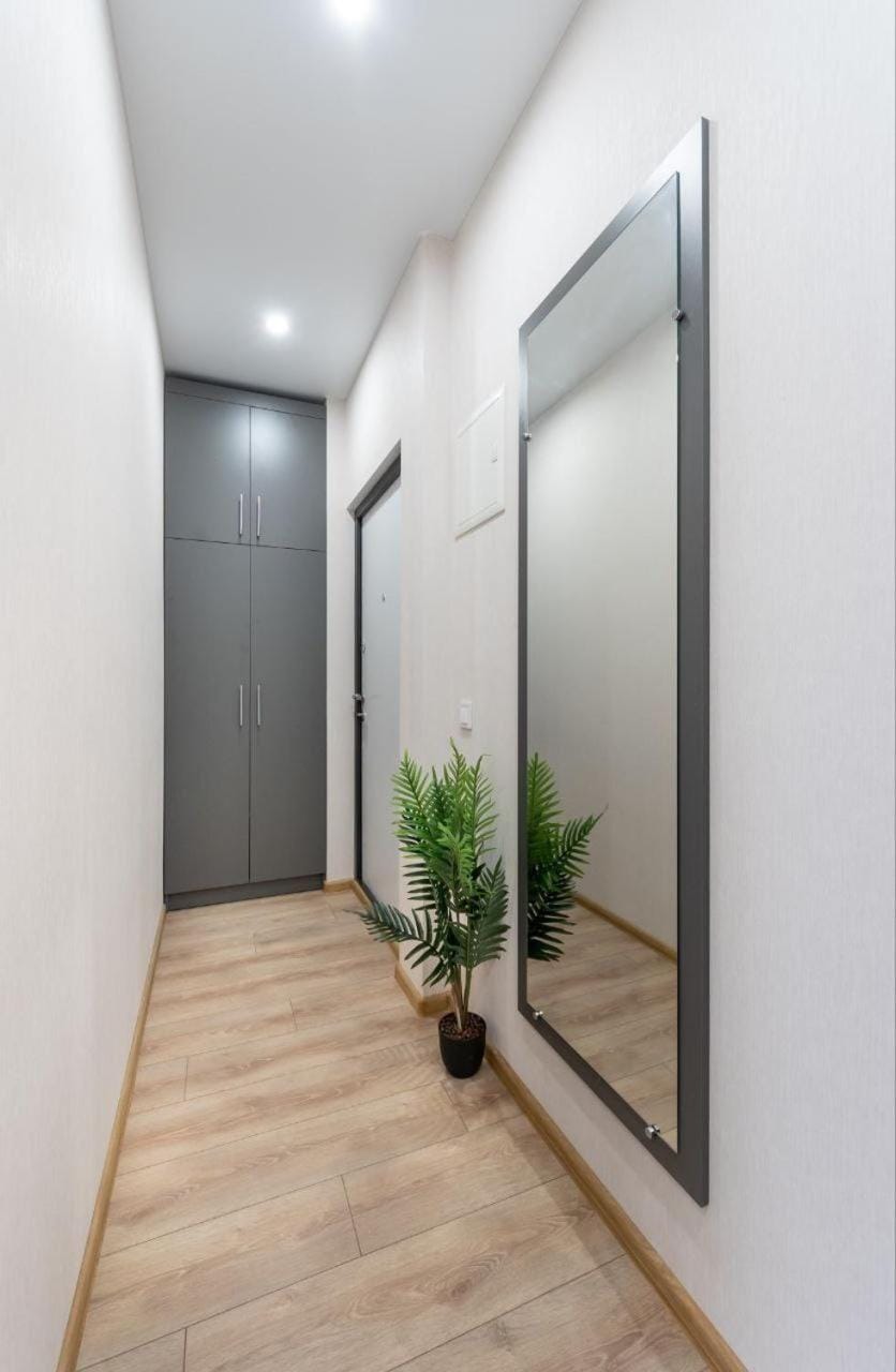 Новий Люкс, Ревуцкого 40в , біля м Харьківска, ЖК Лебединий Apartment in Kiev City - Kyiv