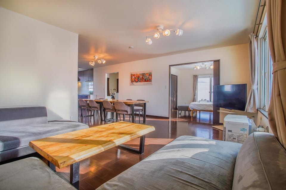 Living room, Dining area
