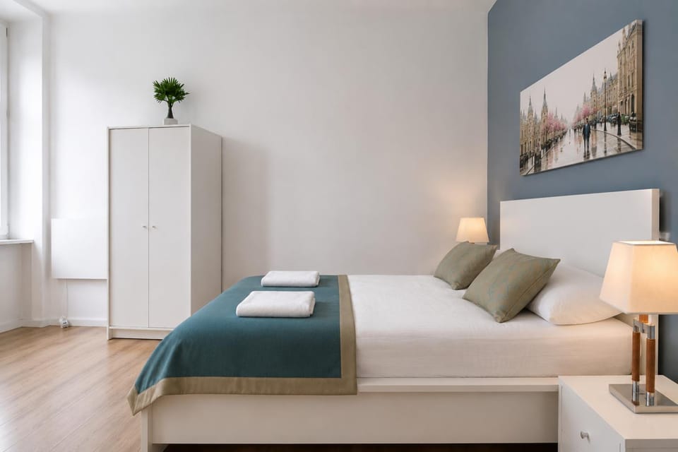 Bed, Bedroom, towels, wardrobe