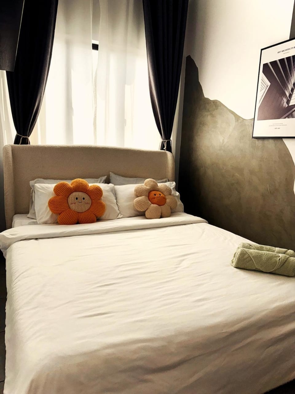 Bed, Photo of the whole room, Bedroom