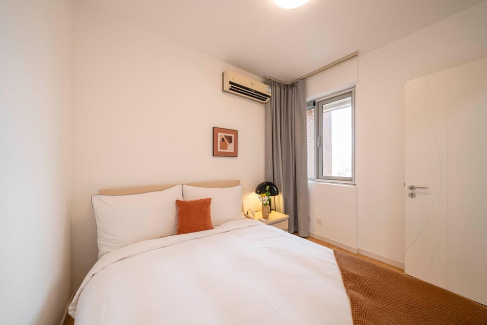 Tyms 2BR APT Riverside Garden Apartment in Shanghai