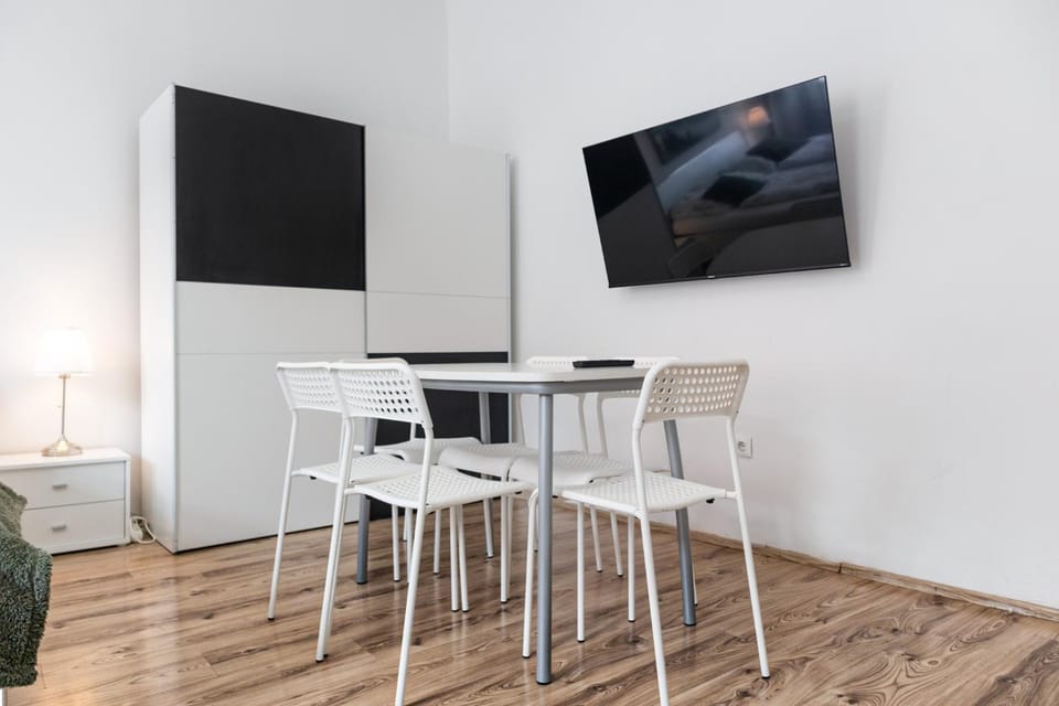 TV and multimedia, Dining area