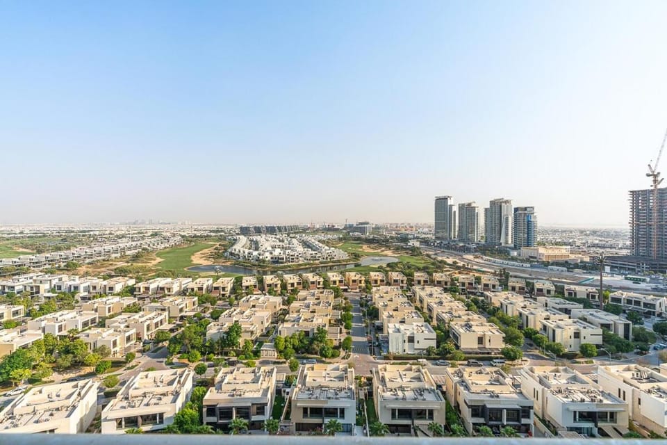 Modern 1Bed near Parks and Famous Golf Clubs Apartment in Dubai