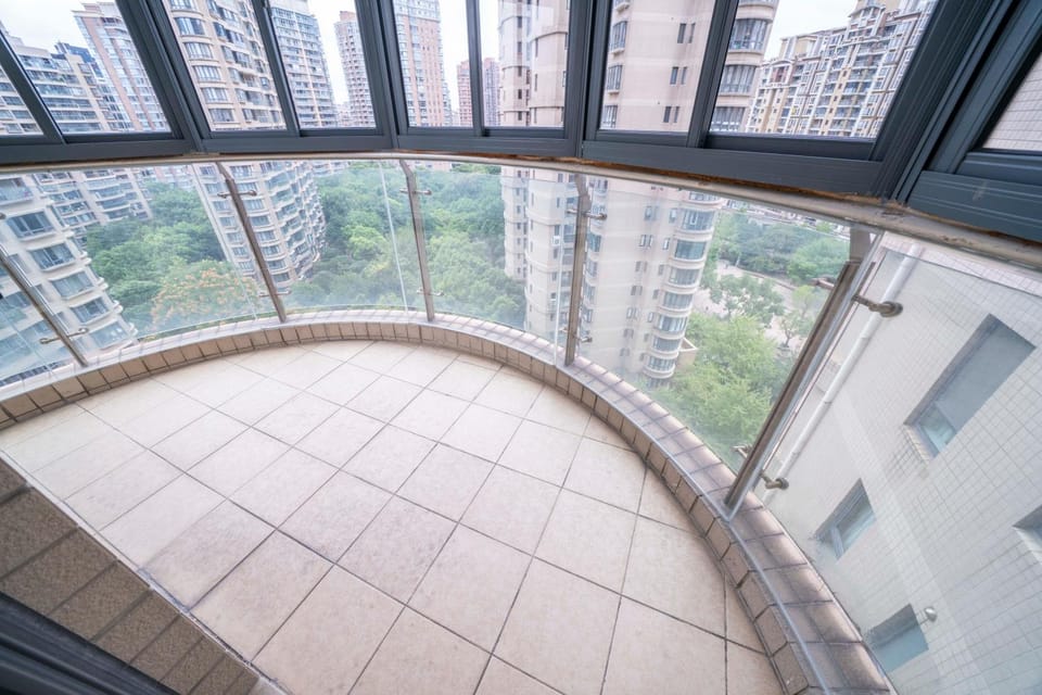 Tyms Stylish 1BR APT Gubei Garden Apartment in Shanghai