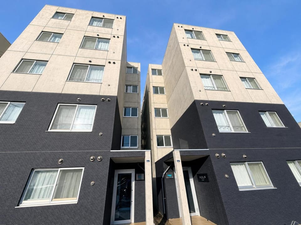 Property building, Day