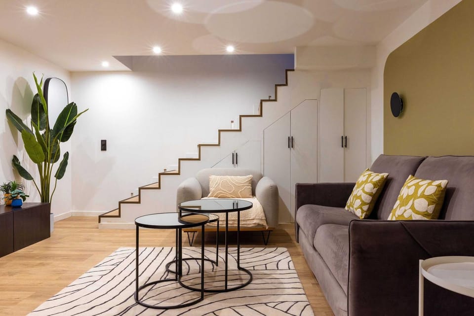 Living room, Seating area