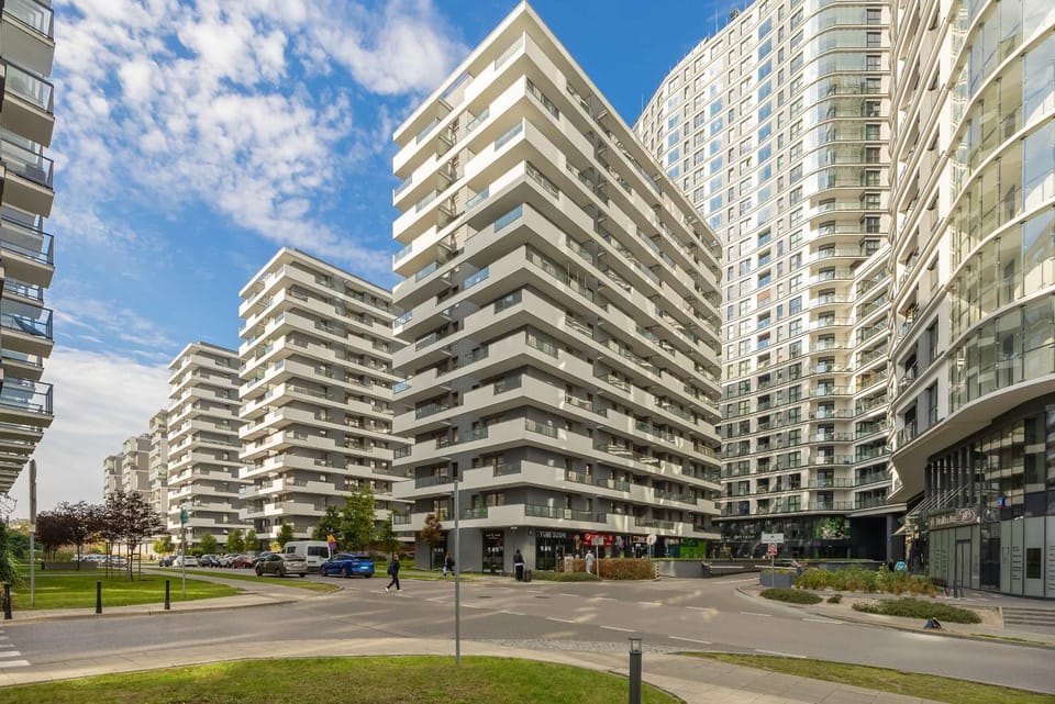 Property building, Day, Neighbourhood, Street view, Location