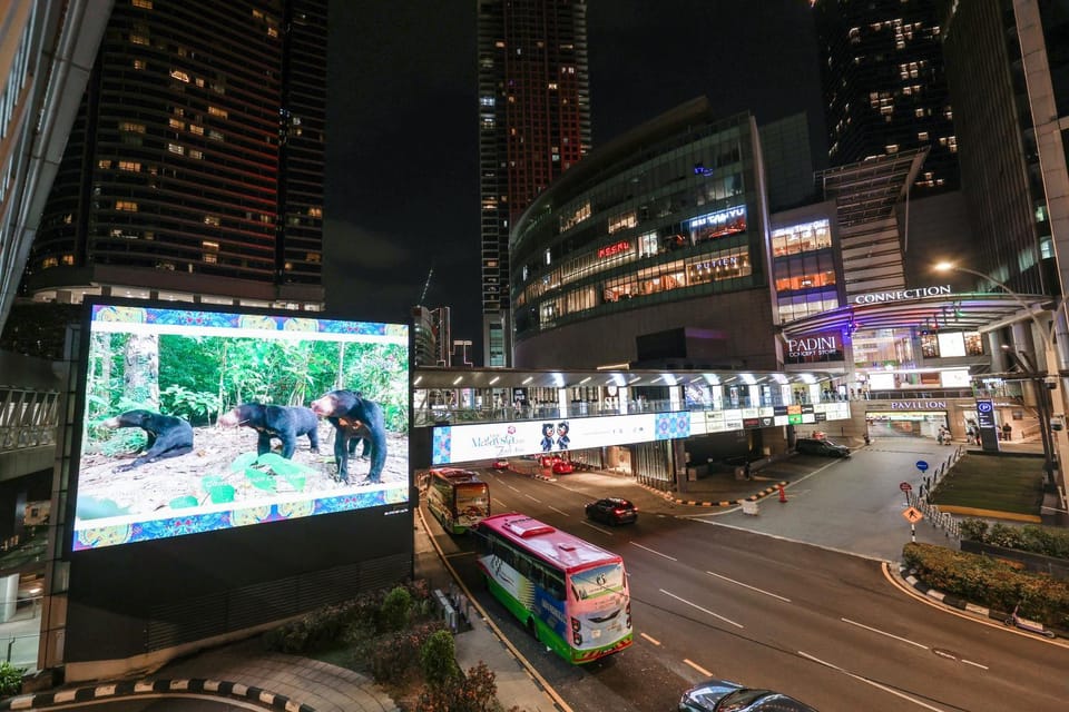 Neighbourhood, Street view