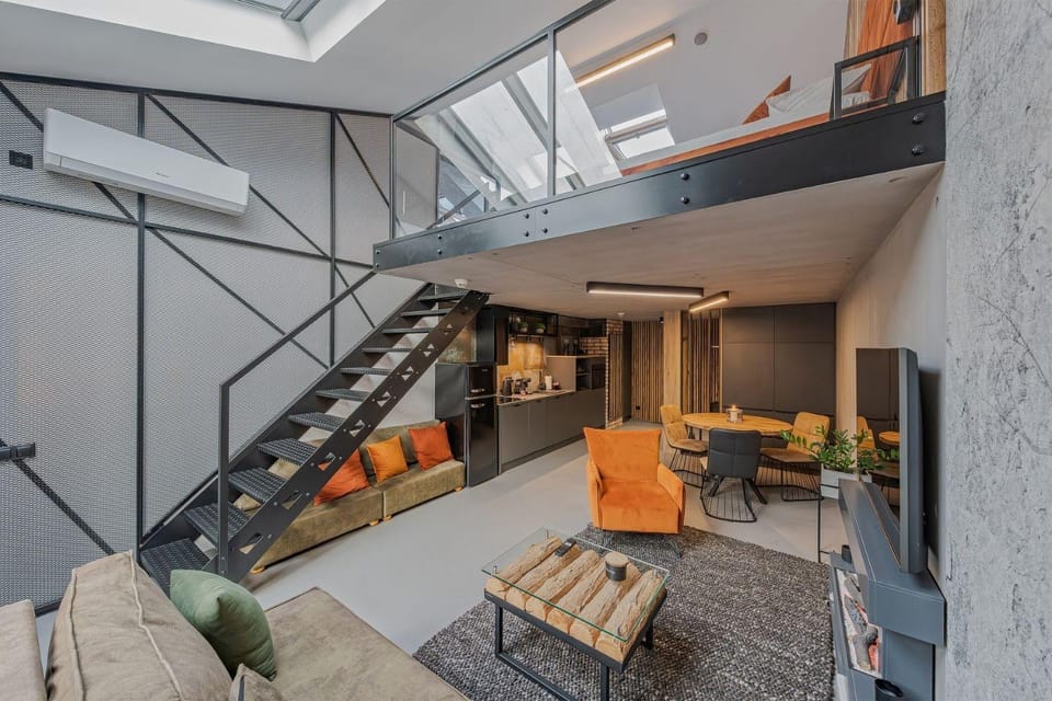 Communal lounge/ TV room, Kitchen or kitchenette, Living room, Dining area, Bedroom