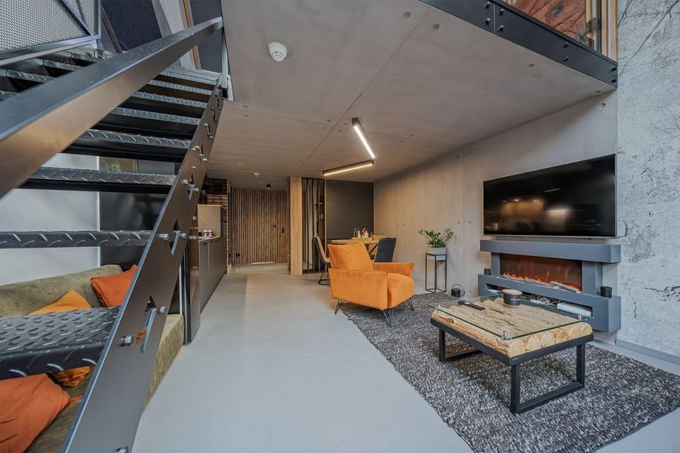 Communal lounge/ TV room, Living room