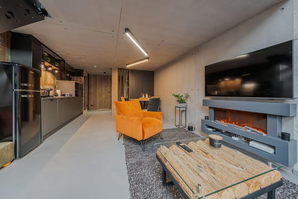 Communal lounge/ TV room, Kitchen or kitchenette, Living room, Dining area